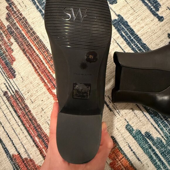 Stuart Weitzman Black Leather Chelsea Booties sz 5 EUC - Picture 3 of 8